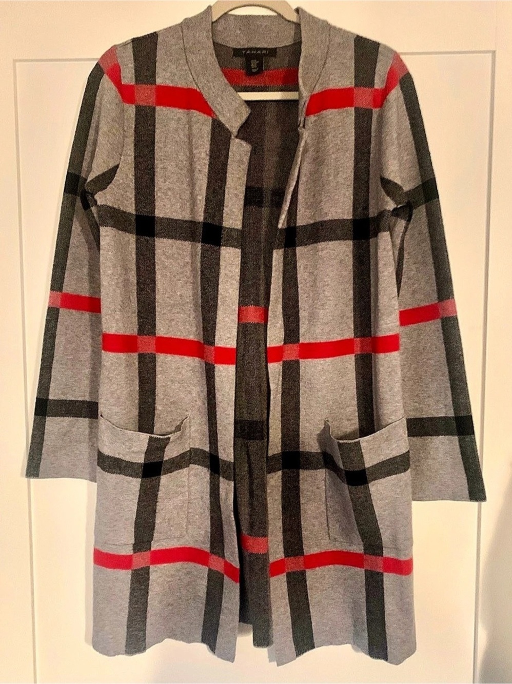 Tahari Plaid Coat in Gray & Red Size Medium Like New